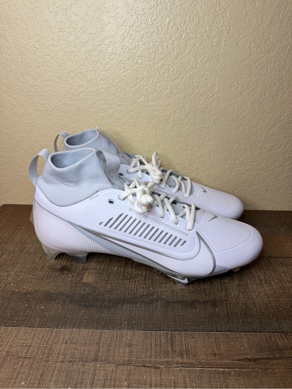 Nike Vapor Edge Pro 360 2 “White Metallic Silver”
- Size 12.5 Men.